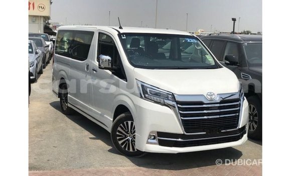 Acheter Import Voiture Toyota Granvia Blanc à Import - Dubai, Barh el Gazel Acheter Import Voiture Toyota Granvia Blanc à Import - Dubai, Barh el Gazel