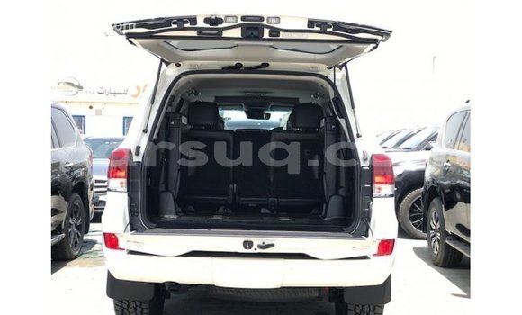 Acheter Import Voiture Toyota Land Cruiser Blanc à Import - Dubai, Barh el Gazel Acheter Import Voiture Toyota Land Cruiser Blanc à Import - Dubai, Barh el Gazel