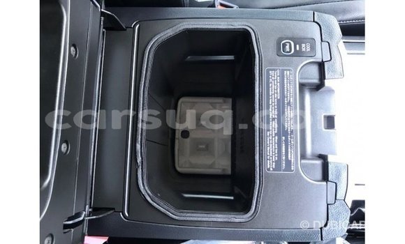 Acheter Import Voiture Toyota Land Cruiser Blanc à Import - Dubai, Barh el Gazel Acheter Import Voiture Toyota Land Cruiser Blanc à Import - Dubai, Barh el Gazel