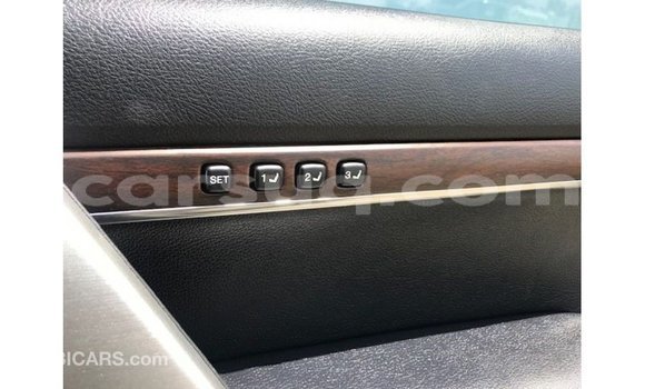 Acheter Import Voiture Toyota Land Cruiser Blanc à Import - Dubai, Barh el Gazel Acheter Import Voiture Toyota Land Cruiser Blanc à Import - Dubai, Barh el Gazel