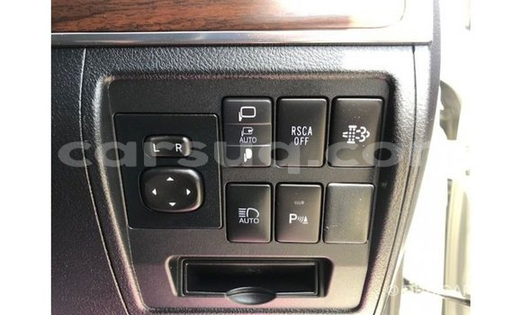 Acheter Import Voiture Toyota Land Cruiser Blanc à Import - Dubai, Barh el Gazel Acheter Import Voiture Toyota Land Cruiser Blanc à Import - Dubai, Barh el Gazel