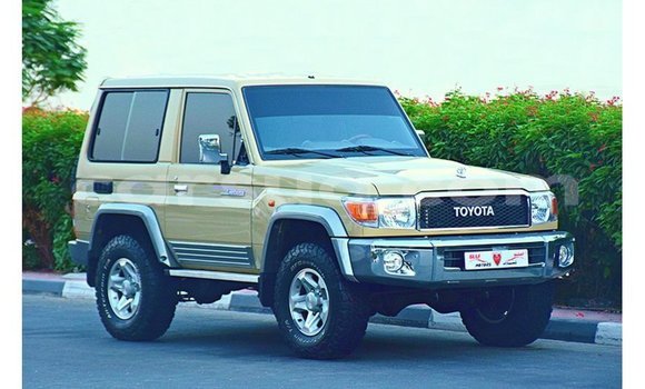 Buy Import Toyota Land Cruiser Beige Car in Import - Dubai in Barh el Gazel