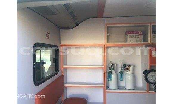 Acheter Import Voiture Toyota Hiace Blanc à Import - Dubai, Barh el Gazel Acheter Import Voiture Toyota Hiace Blanc à Import - Dubai, Barh el Gazel