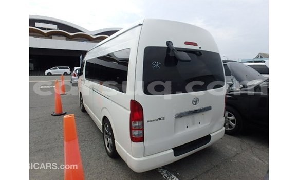 Acheter Import Voiture Toyota Hiace Blanc à Import - Dubai, Barh el Gazel Acheter Import Voiture Toyota Hiace Blanc à Import - Dubai, Barh el Gazel