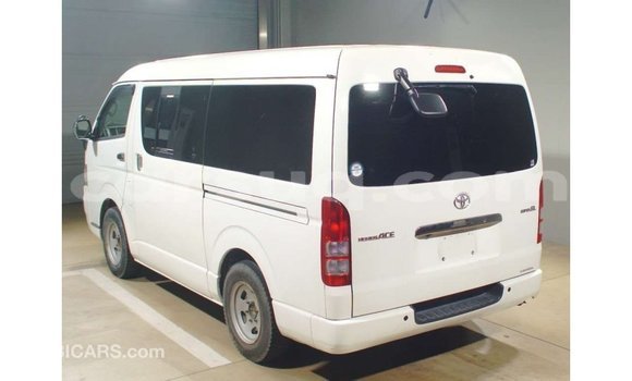 Acheter Import Voiture Toyota Hiace Blanc à Import - Dubai, Barh el Gazel Acheter Import Voiture Toyota Hiace Blanc à Import - Dubai, Barh el Gazel