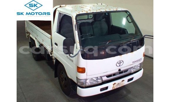 Acheter Import Voiture Toyota Dyna Blanc à Import - Dubai, Barh el Gazel