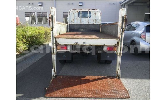 Acheter Import Voiture Toyota Dyna Blanc à Import - Dubai, Barh el Gazel Acheter Import Voiture Toyota Dyna Blanc à Import - Dubai, Barh el Gazel