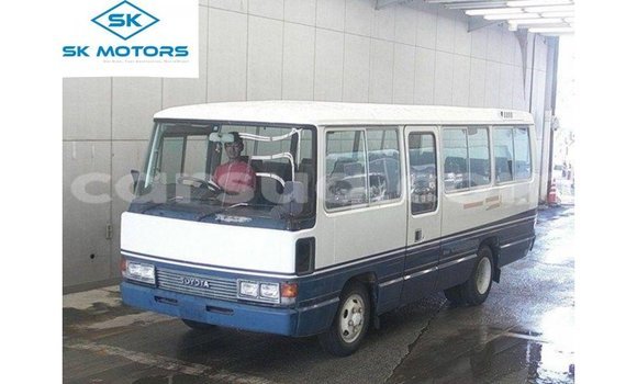 Acheter Import Voiture Toyota Coaster Blanc à Import - Dubai, Barh el Gazel