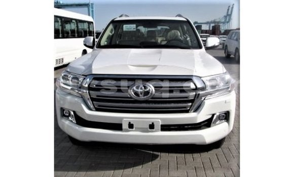 Acheter Import Voiture Toyota Land Cruiser Blanc à Import - Dubai, Barh el Gazel Acheter Import Voiture Toyota Land Cruiser Blanc à Import - Dubai, Barh el Gazel