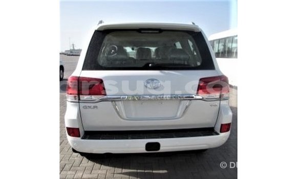 Acheter Import Voiture Toyota Land Cruiser Blanc à Import - Dubai, Barh el Gazel Acheter Import Voiture Toyota Land Cruiser Blanc à Import - Dubai, Barh el Gazel