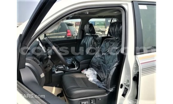 Acheter Import Voiture Toyota Land Cruiser Blanc à Import - Dubai, Barh el Gazel Acheter Import Voiture Toyota Land Cruiser Blanc à Import - Dubai, Barh el Gazel