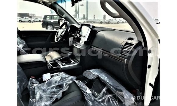 Acheter Import Voiture Toyota Land Cruiser Blanc à Import - Dubai, Barh el Gazel Acheter Import Voiture Toyota Land Cruiser Blanc à Import - Dubai, Barh el Gazel