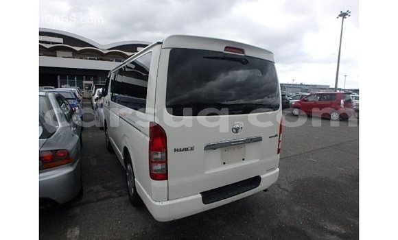 Acheter Import Voiture Toyota Hiace Blanc à Import - Dubai, Barh el Gazel Acheter Import Voiture Toyota Hiace Blanc à Import - Dubai, Barh el Gazel