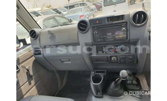 Acheter Import Voiture Toyota Land Cruiser Blanc à Import - Dubai, Barh el Gazel Acheter Import Voiture Toyota Land Cruiser Blanc à Import - Dubai, Barh el Gazel