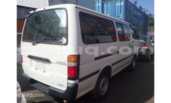 Acheter Import Voiture Toyota Hiace Blanc à Import - Dubai, Barh el Gazel Acheter Import Voiture Toyota Hiace Blanc à Import - Dubai, Barh el Gazel