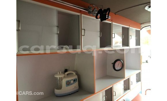 Acheter Import Voiture Toyota Hiace Blanc à Import - Dubai, Barh el Gazel Acheter Import Voiture Toyota Hiace Blanc à Import - Dubai, Barh el Gazel