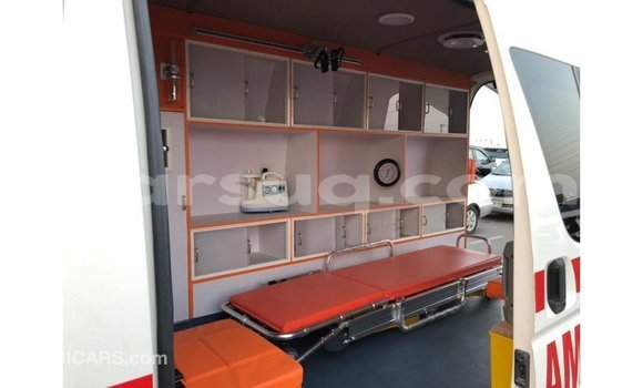 Acheter Import Voiture Toyota Hiace Blanc à Import - Dubai, Barh el Gazel Acheter Import Voiture Toyota Hiace Blanc à Import - Dubai, Barh el Gazel