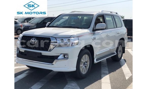Acheter Import Voiture Toyota Land Cruiser Blanc à Import - Dubai, Barh el Gazel