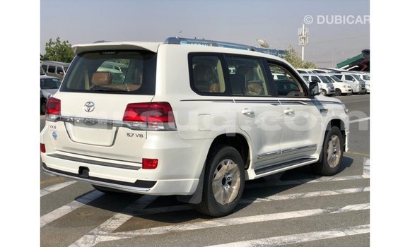Acheter Import Voiture Toyota Land Cruiser Blanc à Import - Dubai, Barh el Gazel Acheter Import Voiture Toyota Land Cruiser Blanc à Import - Dubai, Barh el Gazel