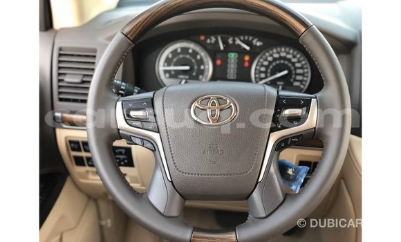 Acheter Import Voiture Toyota Land Cruiser Blanc à Import - Dubai, Barh el Gazel Acheter Import Voiture Toyota Land Cruiser Blanc à Import - Dubai, Barh el Gazel
