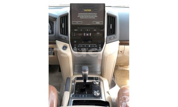 Acheter Import Voiture Toyota Land Cruiser Blanc à Import - Dubai, Barh el Gazel Acheter Import Voiture Toyota Land Cruiser Blanc à Import - Dubai, Barh el Gazel