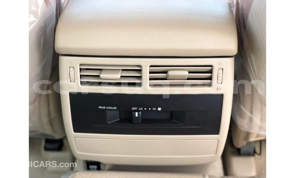 Acheter Import Voiture Toyota Land Cruiser Blanc à Import - Dubai, Barh el Gazel Acheter Import Voiture Toyota Land Cruiser Blanc à Import - Dubai, Barh el Gazel
