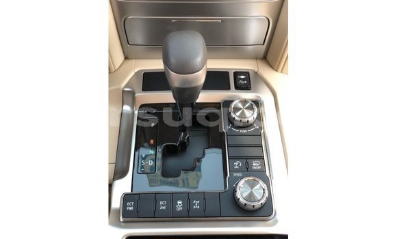 Acheter Import Voiture Toyota Land Cruiser Blanc à Import - Dubai, Barh el Gazel Acheter Import Voiture Toyota Land Cruiser Blanc à Import - Dubai, Barh el Gazel