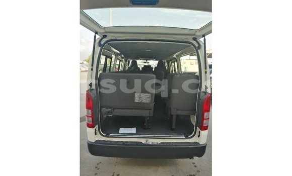 Acheter Import Voiture Toyota Hiace Blanc à Import - Dubai, Barh el Gazel Acheter Import Voiture Toyota Hiace Blanc à Import - Dubai, Barh el Gazel