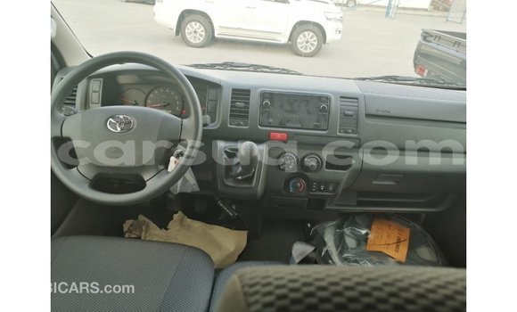 Acheter Import Voiture Toyota Hiace Blanc à Import - Dubai, Barh el Gazel Acheter Import Voiture Toyota Hiace Blanc à Import - Dubai, Barh el Gazel