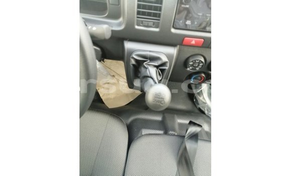 Acheter Import Voiture Toyota Hiace Blanc à Import - Dubai, Barh el Gazel Acheter Import Voiture Toyota Hiace Blanc à Import - Dubai, Barh el Gazel