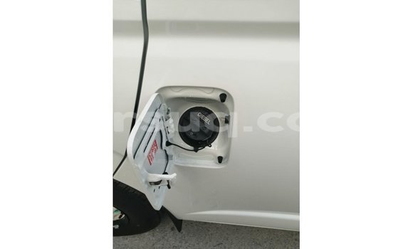 Acheter Import Voiture Toyota Hiace Blanc à Import - Dubai, Barh el Gazel Acheter Import Voiture Toyota Hiace Blanc à Import - Dubai, Barh el Gazel