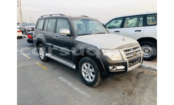 Acheter Import Voiture Mitsubishi Pajero Noir à Import - Dubai, Barh el Gazel Acheter Import Voiture Mitsubishi Pajero Noir à Import - Dubai, Barh el Gazel