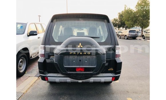 Acheter Import Voiture Mitsubishi Pajero Noir à Import - Dubai, Barh el Gazel Acheter Import Voiture Mitsubishi Pajero Noir à Import - Dubai, Barh el Gazel