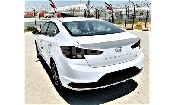 Acheter Import Voiture Hyundai Elantra Blanc à Import - Dubai, Barh el Gazel Acheter Import Voiture Hyundai Elantra Blanc à Import - Dubai, Barh el Gazel