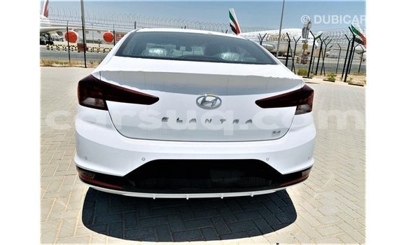 Acheter Import Voiture Hyundai Elantra Blanc à Import - Dubai, Barh el Gazel Acheter Import Voiture Hyundai Elantra Blanc à Import - Dubai, Barh el Gazel