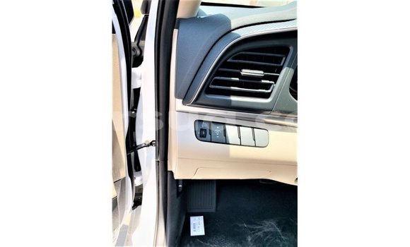 Acheter Import Voiture Hyundai Elantra Blanc à Import - Dubai, Barh el Gazel Acheter Import Voiture Hyundai Elantra Blanc à Import - Dubai, Barh el Gazel