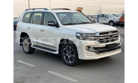 Acheter Import Voiture Toyota Land Cruiser Blanc à Import - Dubai, Barh el Gazel Acheter Import Voiture Toyota Land Cruiser Blanc à Import - Dubai, Barh el Gazel