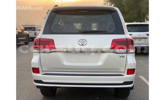 Acheter Import Voiture Toyota Land Cruiser Blanc à Import - Dubai, Barh el Gazel Acheter Import Voiture Toyota Land Cruiser Blanc à Import - Dubai, Barh el Gazel
