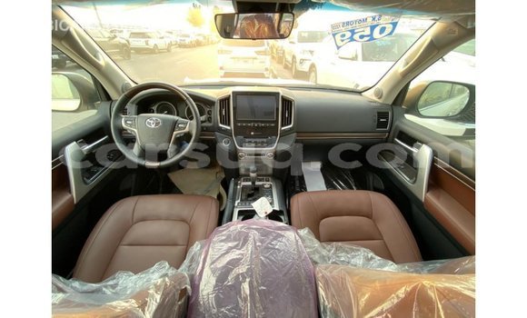 Acheter Import Voiture Toyota Land Cruiser Blanc à Import - Dubai, Barh el Gazel Acheter Import Voiture Toyota Land Cruiser Blanc à Import - Dubai, Barh el Gazel