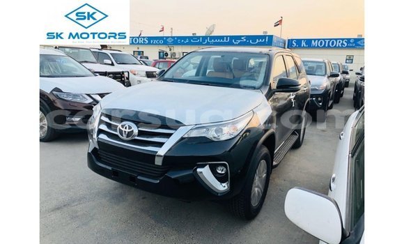 Acheter Import Voiture Toyota Fortuner Noir à Import - Dubai, Barh el Gazel