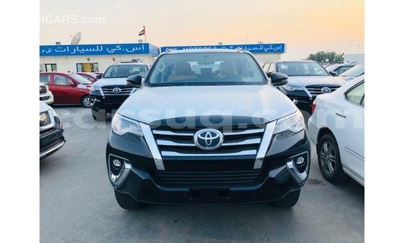 Acheter Import Voiture Toyota Fortuner Noir à Import - Dubai, Barh el Gazel Acheter Import Voiture Toyota Fortuner Noir à Import - Dubai, Barh el Gazel