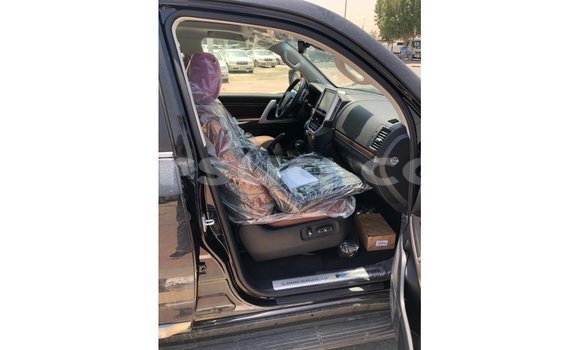 Acheter Import Voiture Toyota Land Cruiser Noir à Import - Dubai, Barh el Gazel Acheter Import Voiture Toyota Land Cruiser Noir à Import - Dubai, Barh el Gazel