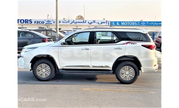 Acheter Import Voiture Toyota Fortuner Blanc à Import - Dubai, Barh el Gazel Acheter Import Voiture Toyota Fortuner Blanc à Import - Dubai, Barh el Gazel