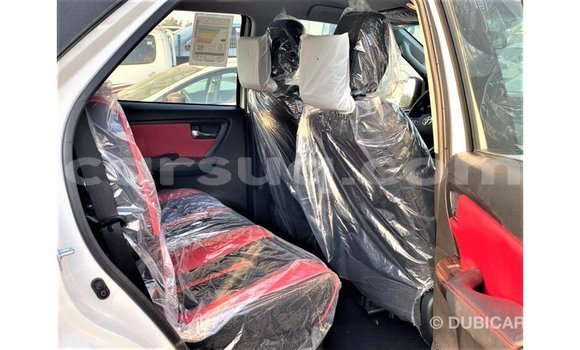 Acheter Import Voiture Toyota Fortuner Blanc à Import - Dubai, Barh el Gazel Acheter Import Voiture Toyota Fortuner Blanc à Import - Dubai, Barh el Gazel