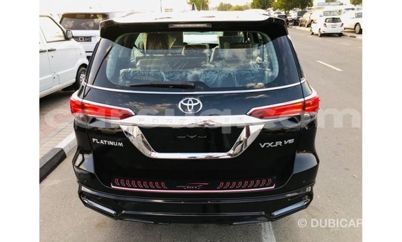 Acheter Import Voiture Toyota Fortuner Noir à Import - Dubai, Barh el Gazel Acheter Import Voiture Toyota Fortuner Noir à Import - Dubai, Barh el Gazel