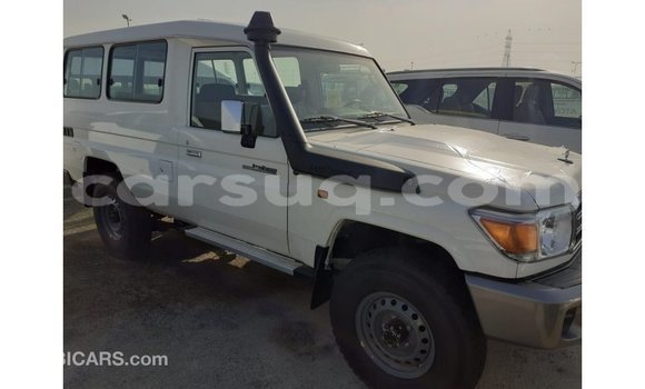 Acheter Import Voiture Toyota Land Cruiser Blanc à Import - Dubai, Barh el Gazel Acheter Import Voiture Toyota Land Cruiser Blanc à Import - Dubai, Barh el Gazel