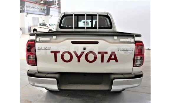 Acheter Import Voiture Toyota Hilux Blanc à Import - Dubai, Barh el Gazel Acheter Import Voiture Toyota Hilux Blanc à Import - Dubai, Barh el Gazel