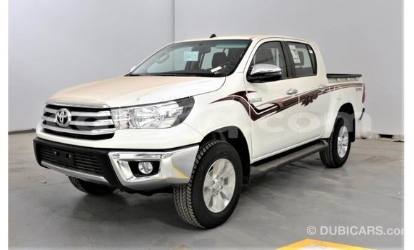Acheter Import Voiture Toyota Hilux Blanc à Import - Dubai, Barh el Gazel Acheter Import Voiture Toyota Hilux Blanc à Import - Dubai, Barh el Gazel