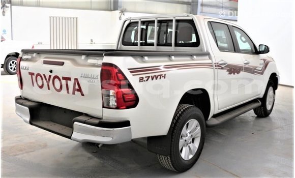 Acheter Import Voiture Toyota Hilux Blanc à Import - Dubai, Barh el Gazel Acheter Import Voiture Toyota Hilux Blanc à Import - Dubai, Barh el Gazel