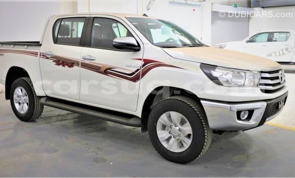 Acheter Import Voiture Toyota Hilux Blanc à Import - Dubai, Barh el Gazel Acheter Import Voiture Toyota Hilux Blanc à Import - Dubai, Barh el Gazel